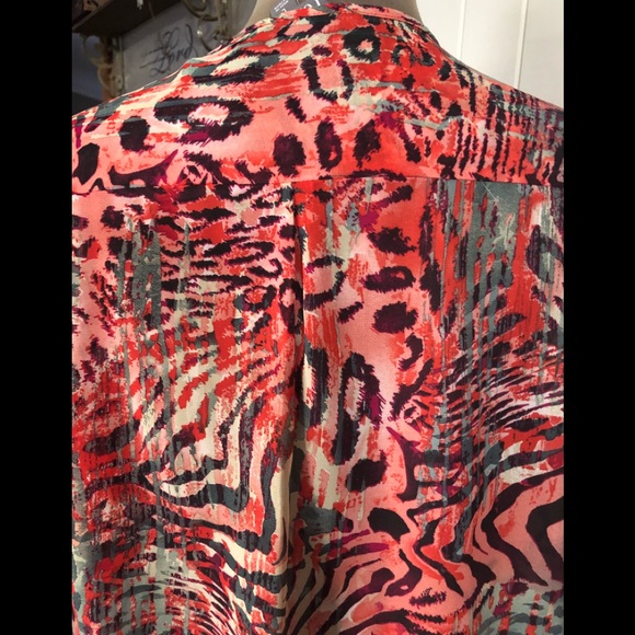 Women’s Blouse - Picture 4 of 6